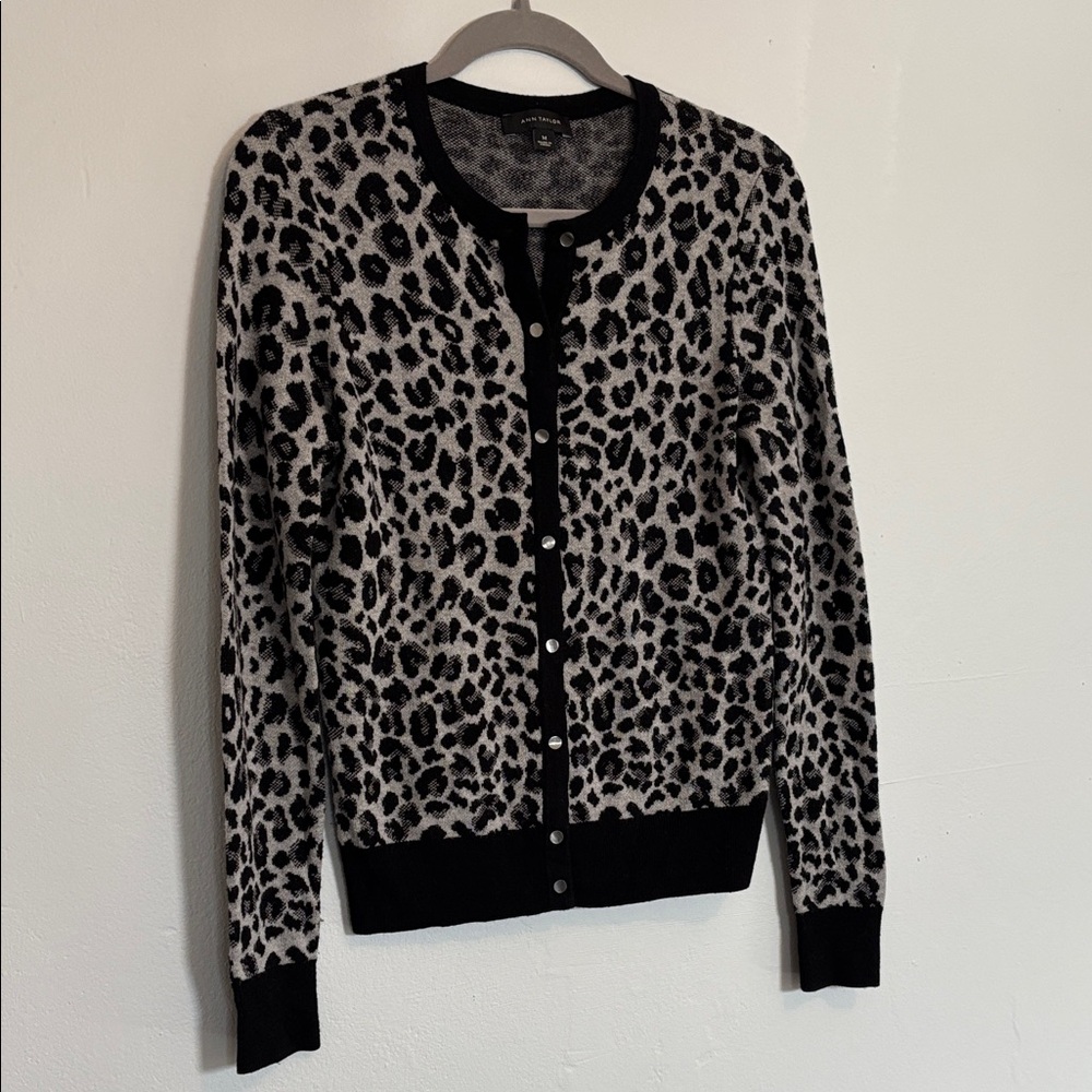 Ann Taylor Women’s Black and Grey Animal Leopard Print Cardigan